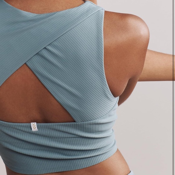 NEW Rhône Ripple Longline Bra & 7/8 Pocket Legging Set in Blue Hue - Picture 5 of 15